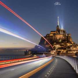 Mont-Saint-Michel notturna